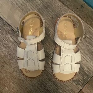 Zapaaventura white sandal
